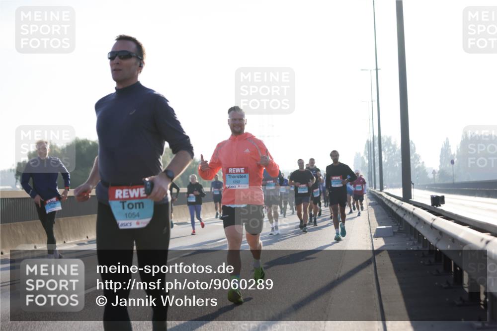 03.10.2025 - Köhlbrandbrückenlauf Jannik Wohlers http://msf.ph/oto/9060289 03.10.2025 09:14:44 Position 3 1054, 1292 meine-sportfotos.de