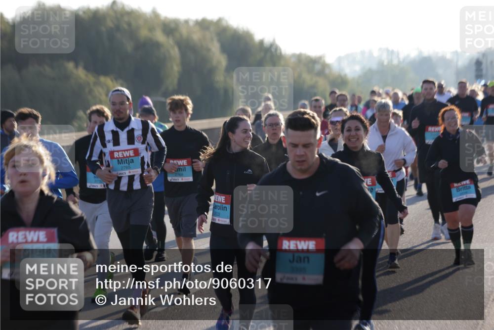 03.10.2025 - Köhlbrandbrückenlauf Jannik Wohlers http://msf.ph/oto/9060317 03.10.2025 09:22:36 Position 3 1748, 2765, 2768, 2532, 3305 meine-sportfotos.de