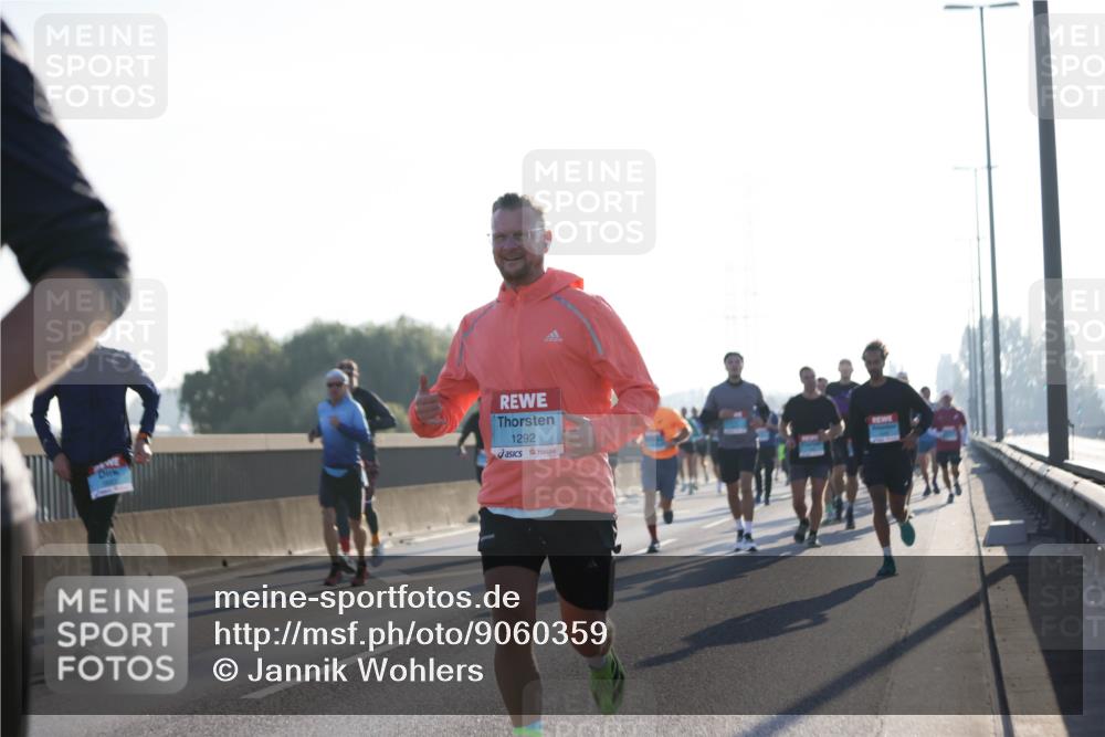 03.10.2025 - Köhlbrandbrückenlauf Jannik Wohlers http://msf.ph/oto/9060359 03.10.2025 09:14:45 Position 3 1292 meine-sportfotos.de