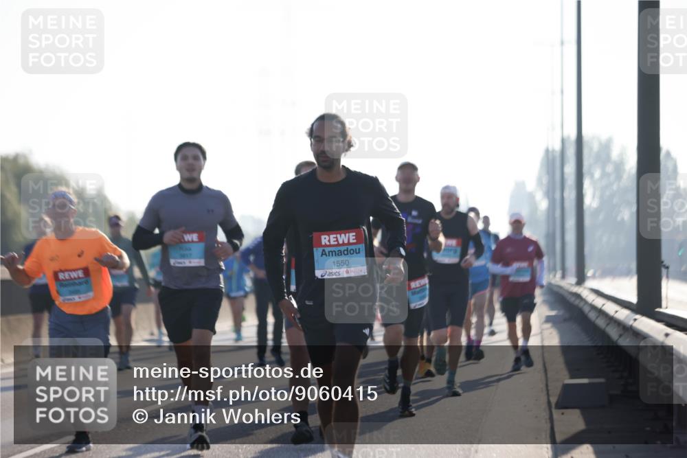 03.10.2025 - Köhlbrandbrückenlauf Jannik Wohlers http://msf.ph/oto/9060415 03.10.2025 09:14:46 Position 3 3817, 1550 meine-sportfotos.de