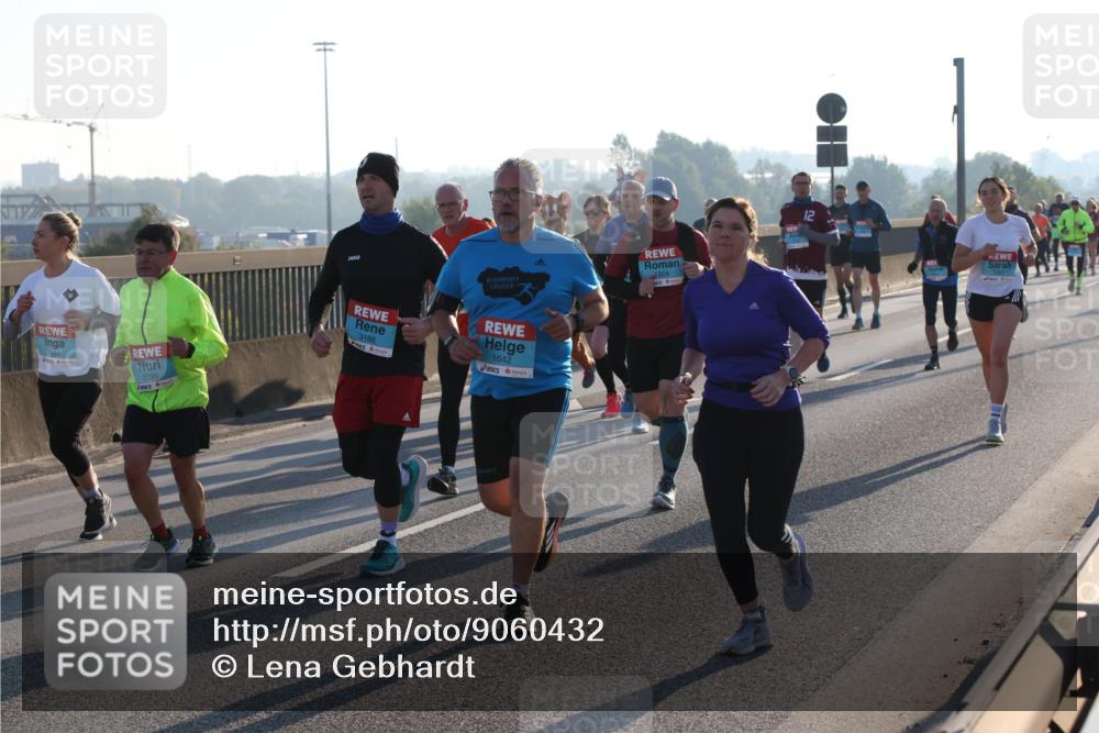 03.10.2025 - Köhlbrandbrückenlauf Lena Gebhardt http://msf.ph/oto/9060432 03.10.2025 09:19:17 Position 1 7, 3198, 808, 3188, 1642, 12, 1401 meine-sportfotos.de
