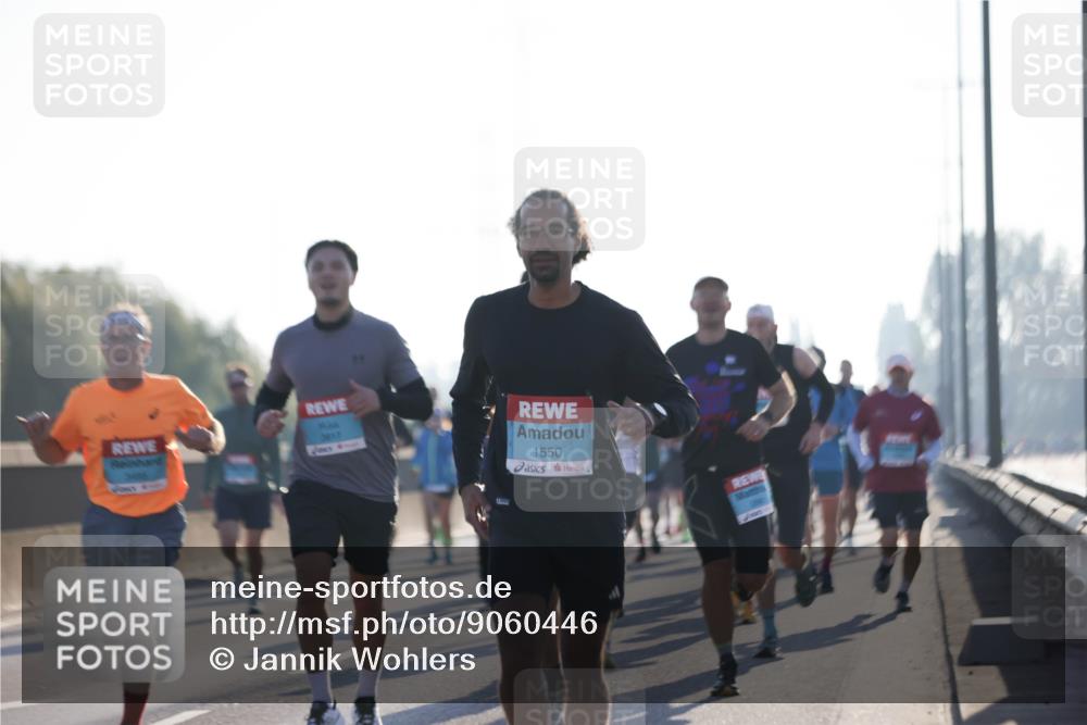 03.10.2025 - Köhlbrandbrückenlauf Jannik Wohlers http://msf.ph/oto/9060446 03.10.2025 09:14:47 Position 3 3812, 1550 meine-sportfotos.de