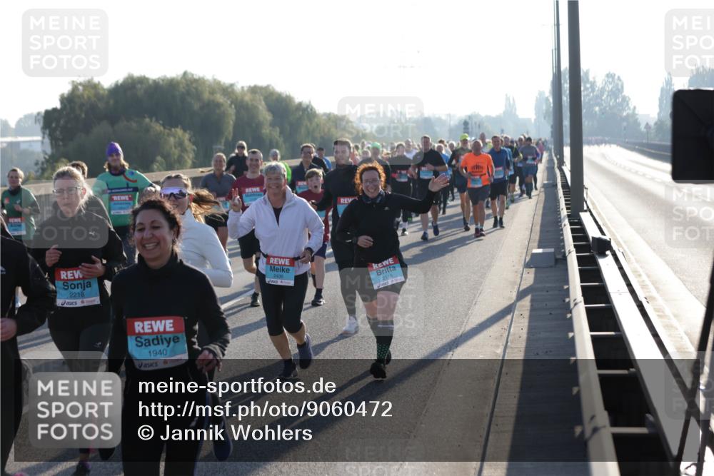 03.10.2025 - Köhlbrandbrückenlauf Jannik Wohlers http://msf.ph/oto/9060472 03.10.2025 09:22:39 Position 3 2218, 1940, 2436, 2116 meine-sportfotos.de
