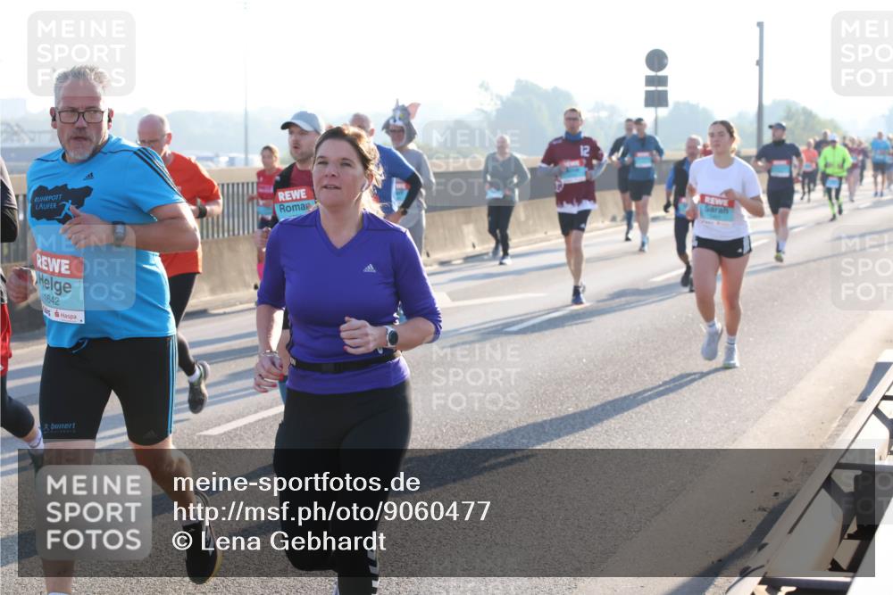 03.10.2025 - Köhlbrandbrückenlauf Lena Gebhardt http://msf.ph/oto/9060477 03.10.2025 09:19:18 Position 1 1642 meine-sportfotos.de