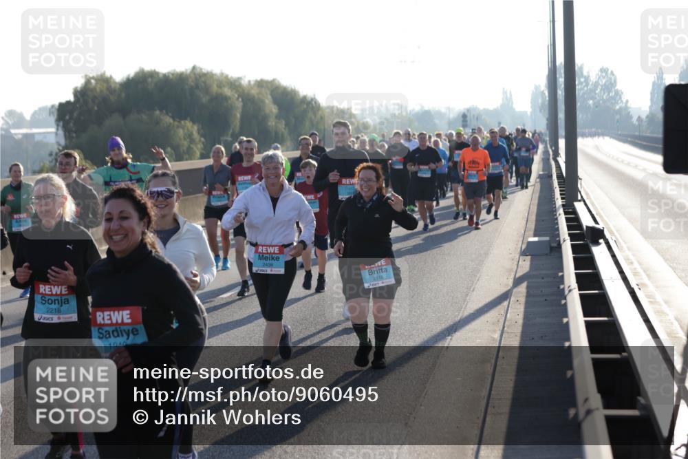 03.10.2025 - Köhlbrandbrückenlauf Jannik Wohlers http://msf.ph/oto/9060495 03.10.2025 09:22:39 Position 3 2218, 1940, 2436, 2116 meine-sportfotos.de