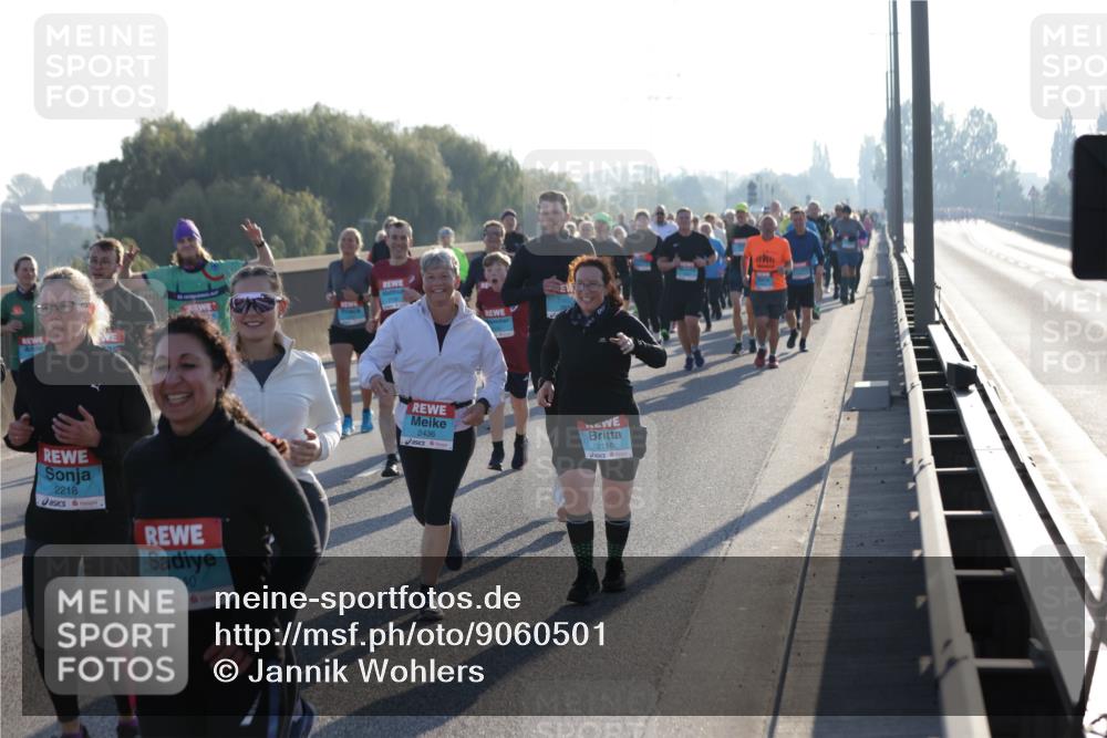 03.10.2025 - Köhlbrandbrückenlauf Jannik Wohlers http://msf.ph/oto/9060501 03.10.2025 09:22:39 Position 3 2218, 1940, 2436, 2116 meine-sportfotos.de