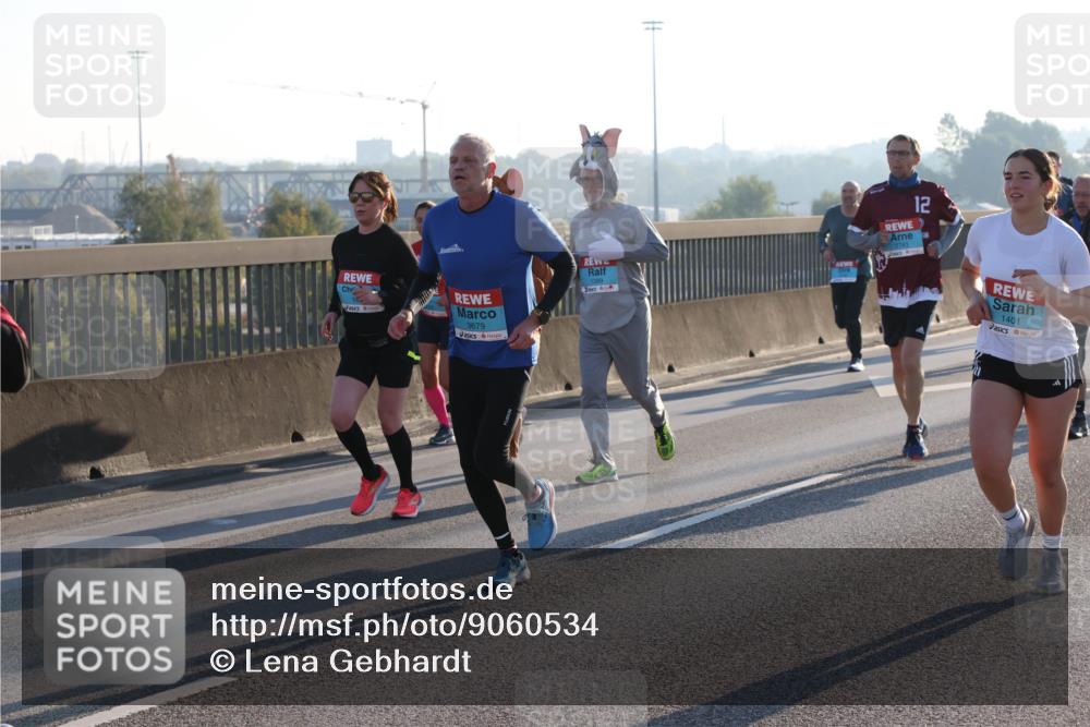 03.10.2025 - Köhlbrandbrückenlauf Lena Gebhardt http://msf.ph/oto/9060534 03.10.2025 09:19:20 Position 1 3679, 12, 1401 meine-sportfotos.de