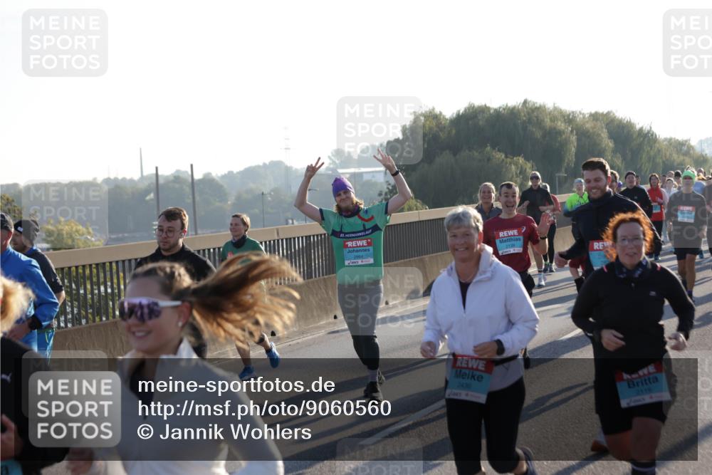 03.10.2025 - Köhlbrandbrückenlauf Jannik Wohlers http://msf.ph/oto/9060560 03.10.2025 09:22:41 Position 3 53, 2139, 2436, 2116 meine-sportfotos.de