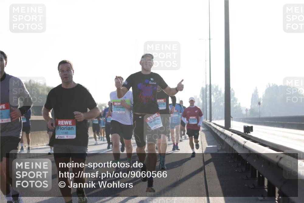 03.10.2025 - Köhlbrandbrückenlauf Jannik Wohlers http://msf.ph/oto/9060566 03.10.2025 09:14:49 Position 3 17, 1146, 10, 2962 meine-sportfotos.de