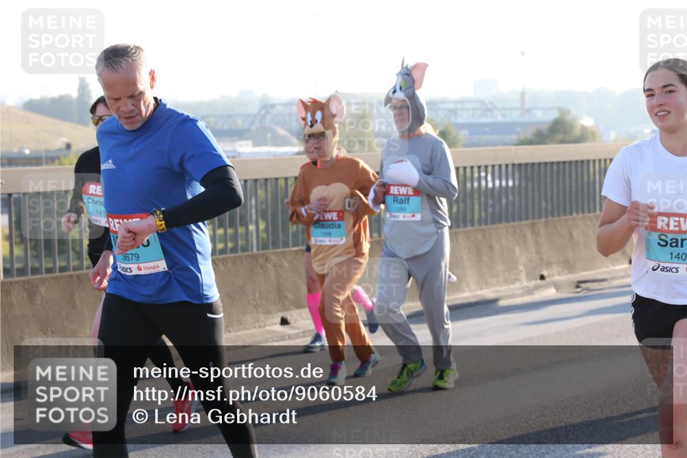 03.10.2025 - Köhlbrandbrückenlauf Lena Gebhardt http://msf.ph/oto/9060584 03.10.2025 09:19:21 Position 1 141, 3679, 1288, 1289, 140 meine-sportfotos.de