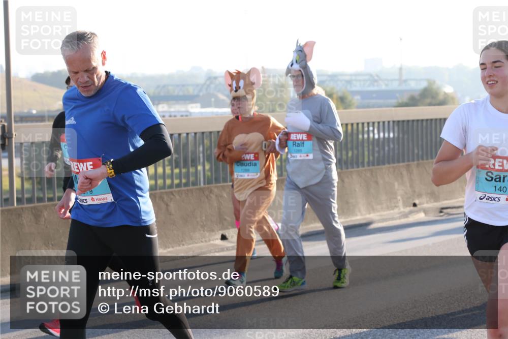 03.10.2025 - Köhlbrandbrückenlauf Lena Gebhardt http://msf.ph/oto/9060589 03.10.2025 09:19:21 Position 1 1288, 1289, 140 meine-sportfotos.de