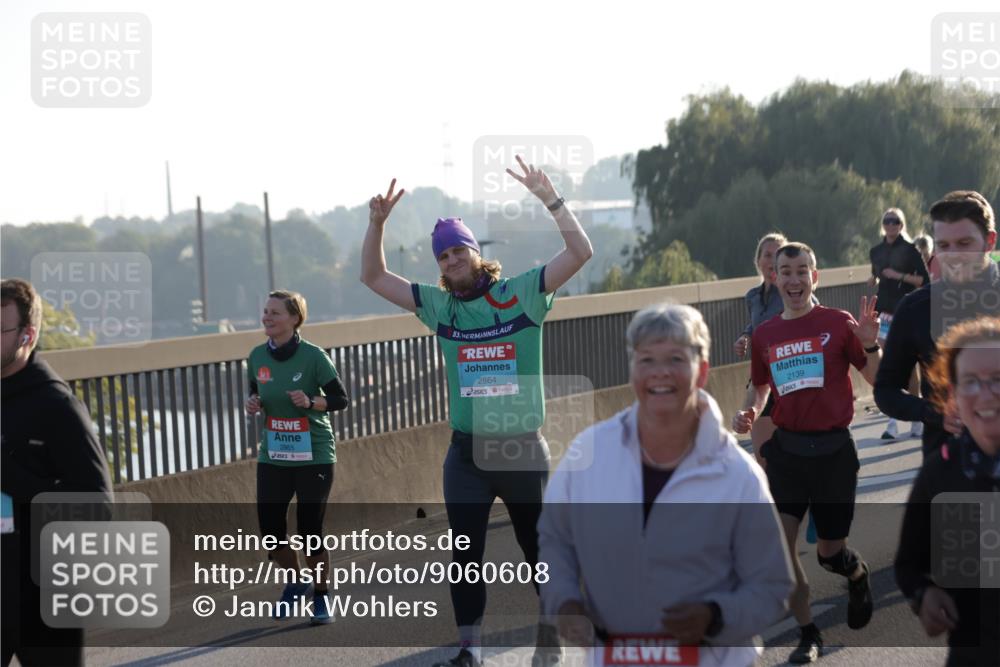 03.10.2025 - Köhlbrandbrückenlauf Jannik Wohlers http://msf.ph/oto/9060608 03.10.2025 09:22:41 Position 3 2865, 53, 2864, 2139 meine-sportfotos.de