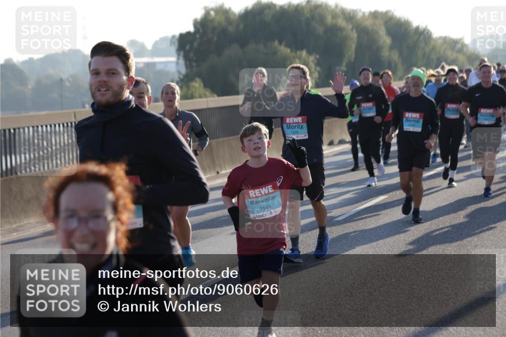03.10.2025 - Köhlbrandbrückenlauf Jannik Wohlers http://msf.ph/oto/9060626 03.10.2025 09:22:42 Position 3 2141, 1358 meine-sportfotos.de