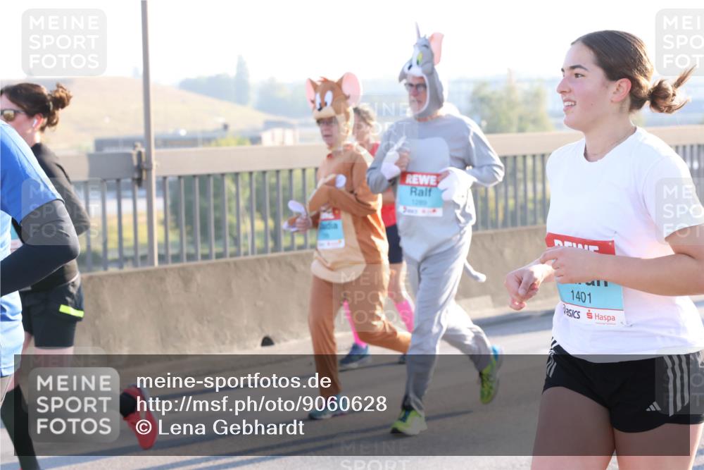 03.10.2025 - Köhlbrandbrückenlauf Lena Gebhardt http://msf.ph/oto/9060628 03.10.2025 09:19:21 Position 1 1209, 1401 meine-sportfotos.de