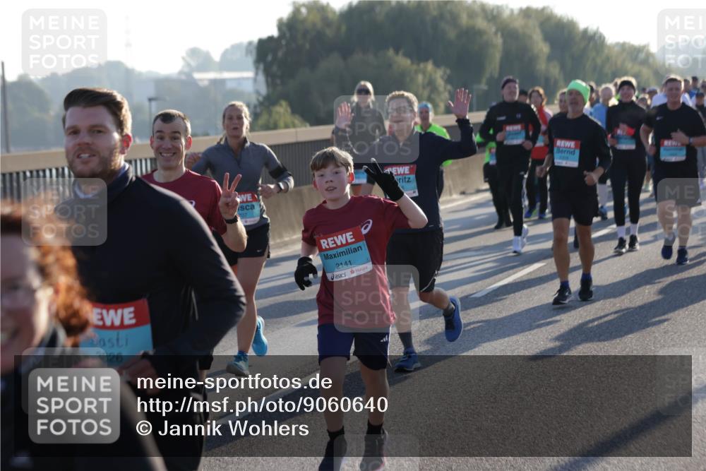 03.10.2025 - Köhlbrandbrückenlauf Jannik Wohlers http://msf.ph/oto/9060640 03.10.2025 09:22:42 Position 3 2826, 2141 meine-sportfotos.de
