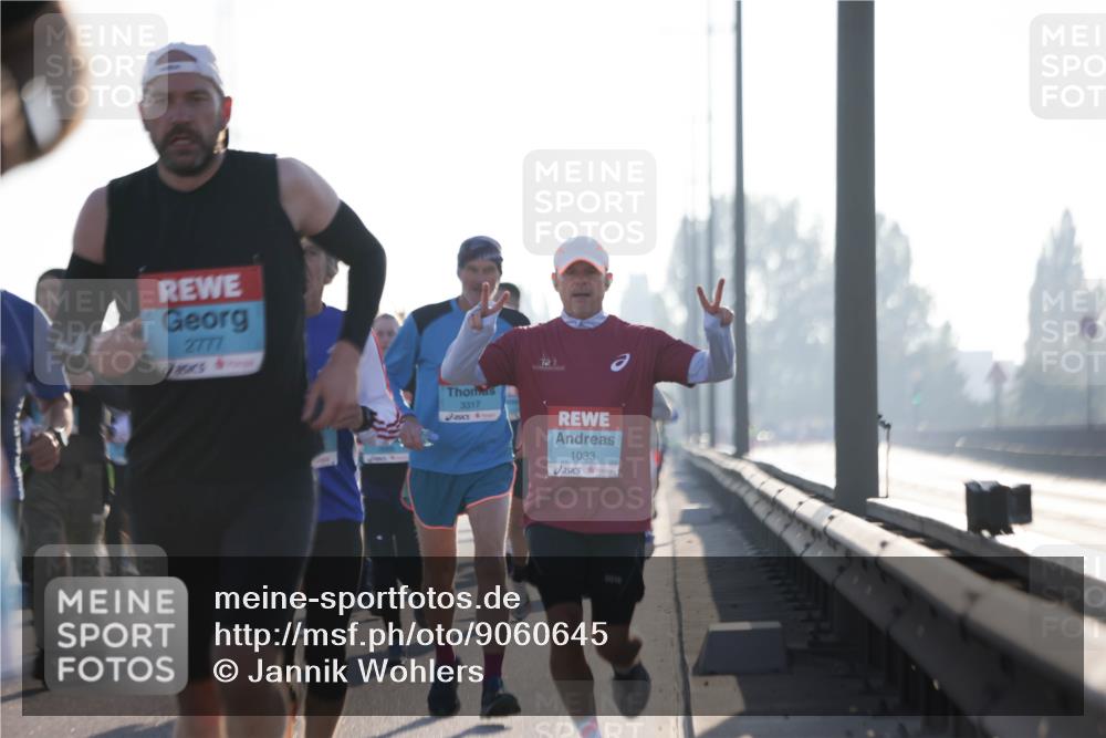 03.10.2025 - Köhlbrandbrückenlauf Jannik Wohlers http://msf.ph/oto/9060645 03.10.2025 09:14:51 Position 3 2777, 3317, 1, 1033 meine-sportfotos.de