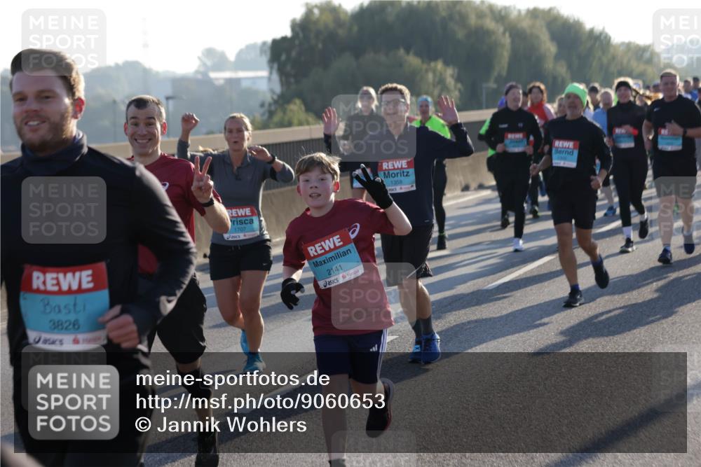 03.10.2025 - Köhlbrandbrückenlauf Jannik Wohlers http://msf.ph/oto/9060653 03.10.2025 09:22:42 Position 3 3826, 1707, 2141, 1358 meine-sportfotos.de