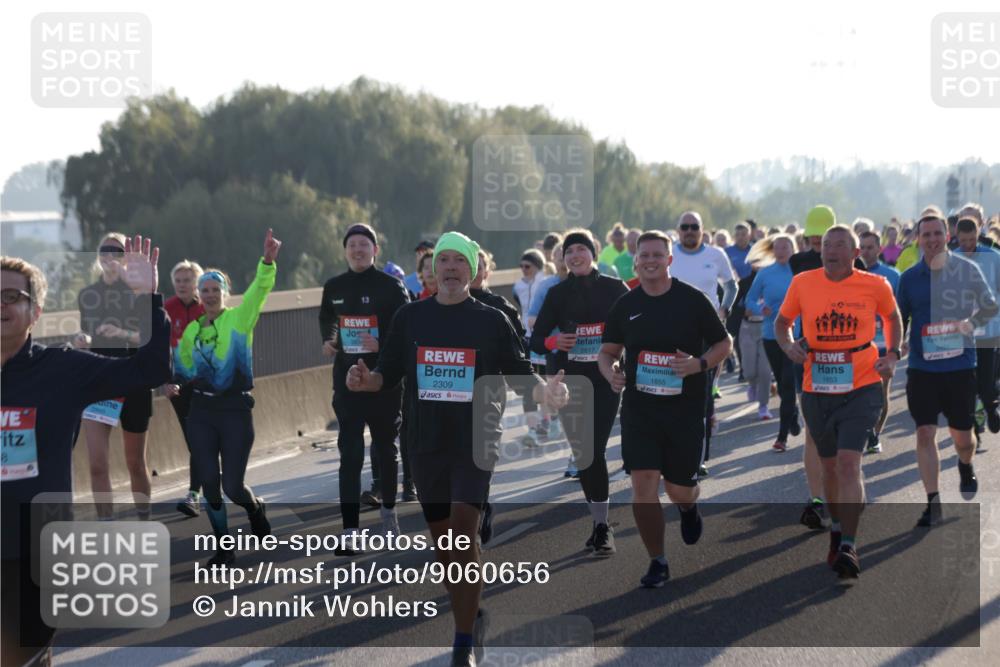 03.10.2025 - Köhlbrandbrückenlauf Jannik Wohlers http://msf.ph/oto/9060656 03.10.2025 09:22:43 Position 3 8, 2309, 2617, 1853, 1855 meine-sportfotos.de