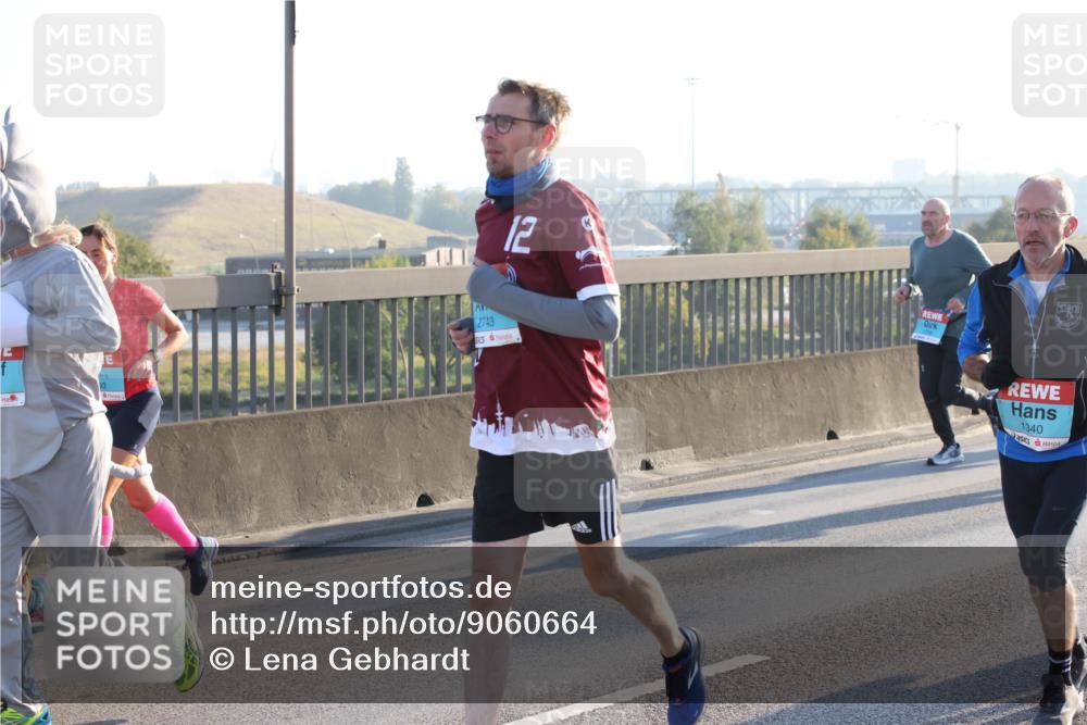 03.10.2025 - Köhlbrandbrückenlauf Lena Gebhardt http://msf.ph/oto/9060664 03.10.2025 09:19:22 Position 1 12, 2743, 1340 meine-sportfotos.de