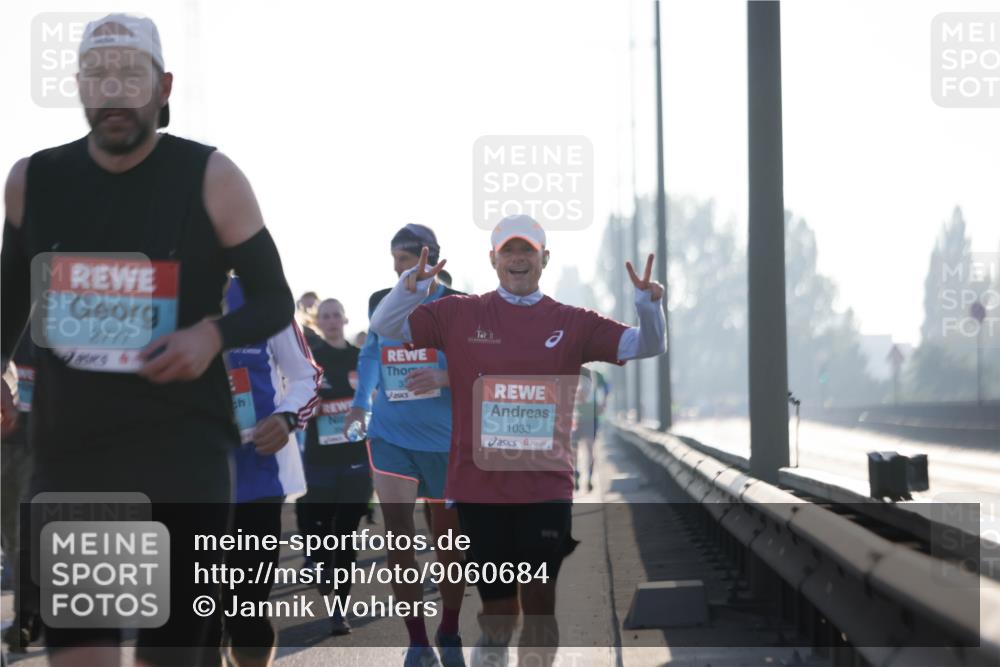 03.10.2025 - Köhlbrandbrückenlauf Jannik Wohlers http://msf.ph/oto/9060684 03.10.2025 09:14:51 Position 3 2777, 1033 meine-sportfotos.de