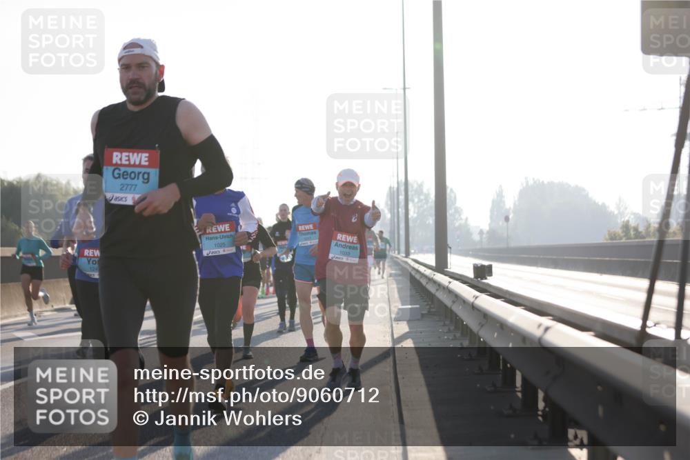 03.10.2025 - Köhlbrandbrückenlauf Jannik Wohlers http://msf.ph/oto/9060712 03.10.2025 09:14:52 Position 3 2777, 1025, 124, 1033, 5, 7 meine-sportfotos.de