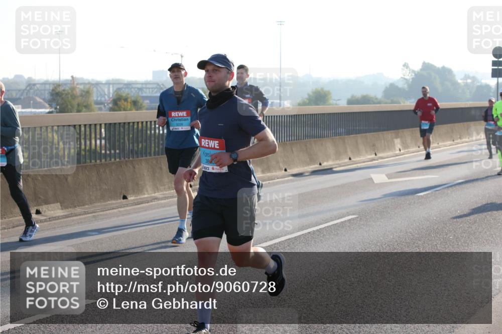 03.10.2025 - Köhlbrandbrückenlauf Lena Gebhardt http://msf.ph/oto/9060728 03.10.2025 09:19:24 Position 1 3228, 38, 0 meine-sportfotos.de