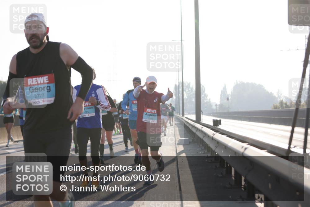 03.10.2025 - Köhlbrandbrückenlauf Jannik Wohlers http://msf.ph/oto/9060732 03.10.2025 09:14:52 Position 3 1033, 2777, 1025, 51 meine-sportfotos.de