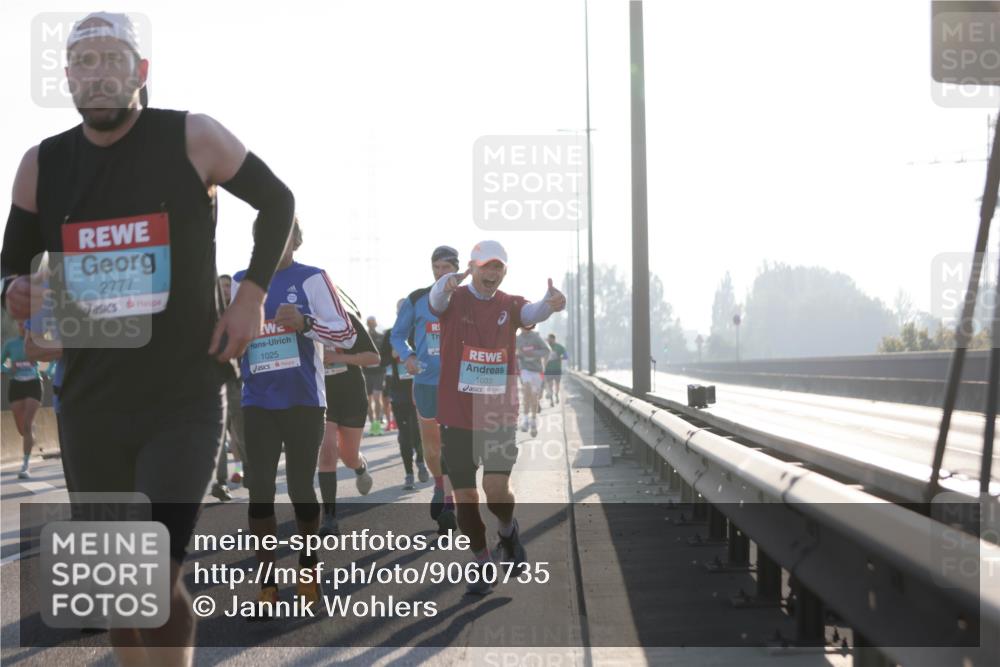 03.10.2025 - Köhlbrandbrückenlauf Jannik Wohlers http://msf.ph/oto/9060735 03.10.2025 09:14:52 Position 3 2777, 1025, 1033, 51 meine-sportfotos.de