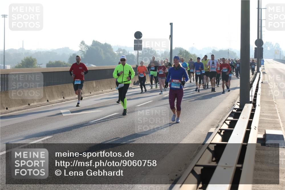 03.10.2025 - Köhlbrandbrückenlauf Lena Gebhardt http://msf.ph/oto/9060758 03.10.2025 09:19:25 Position 1  meine-sportfotos.de