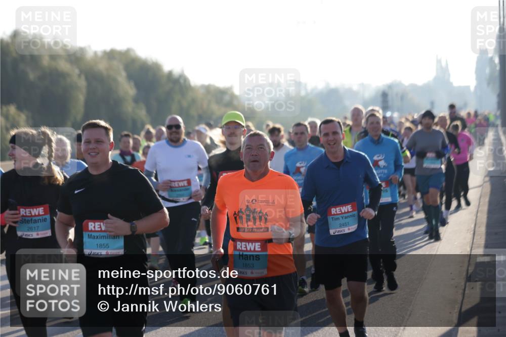 03.10.2025 - Köhlbrandbrückenlauf Jannik Wohlers http://msf.ph/oto/9060761 03.10.2025 09:22:45 Position 3 2617, 1855, 2451, 1853 meine-sportfotos.de