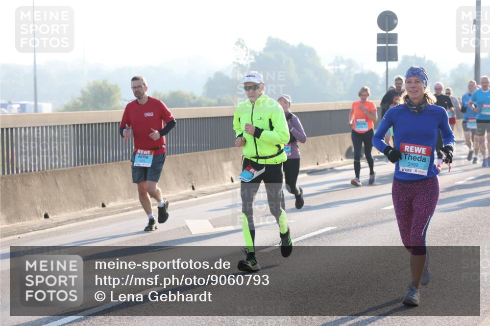 03.10.2025 - Köhlbrandbrückenlauf Lena Gebhardt http://msf.ph/oto/9060793 03.10.2025 09:19:26 Position 1 1375, 3492 meine-sportfotos.de