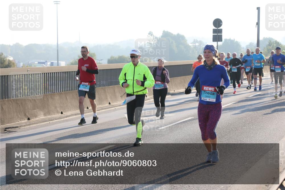 03.10.2025 - Köhlbrandbrückenlauf Lena Gebhardt http://msf.ph/oto/9060803 03.10.2025 09:19:26 Position 1 1375, 3492 meine-sportfotos.de