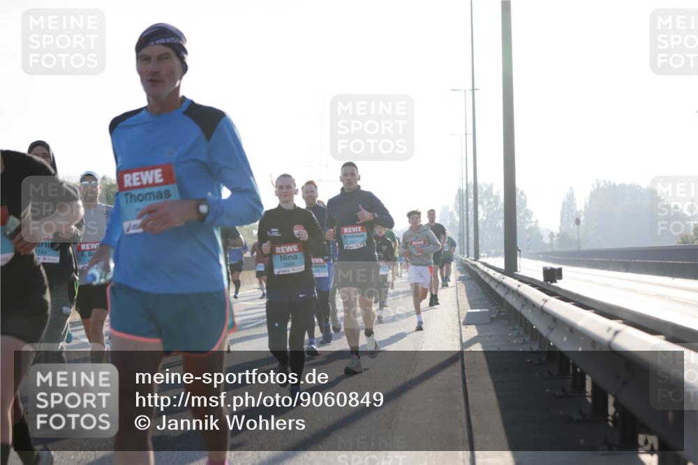 03.10.2025 - Köhlbrandbrückenlauf Jannik Wohlers http://msf.ph/oto/9060849 03.10.2025 09:14:55 Position 3 1144, 3568, 2811, 57 meine-sportfotos.de