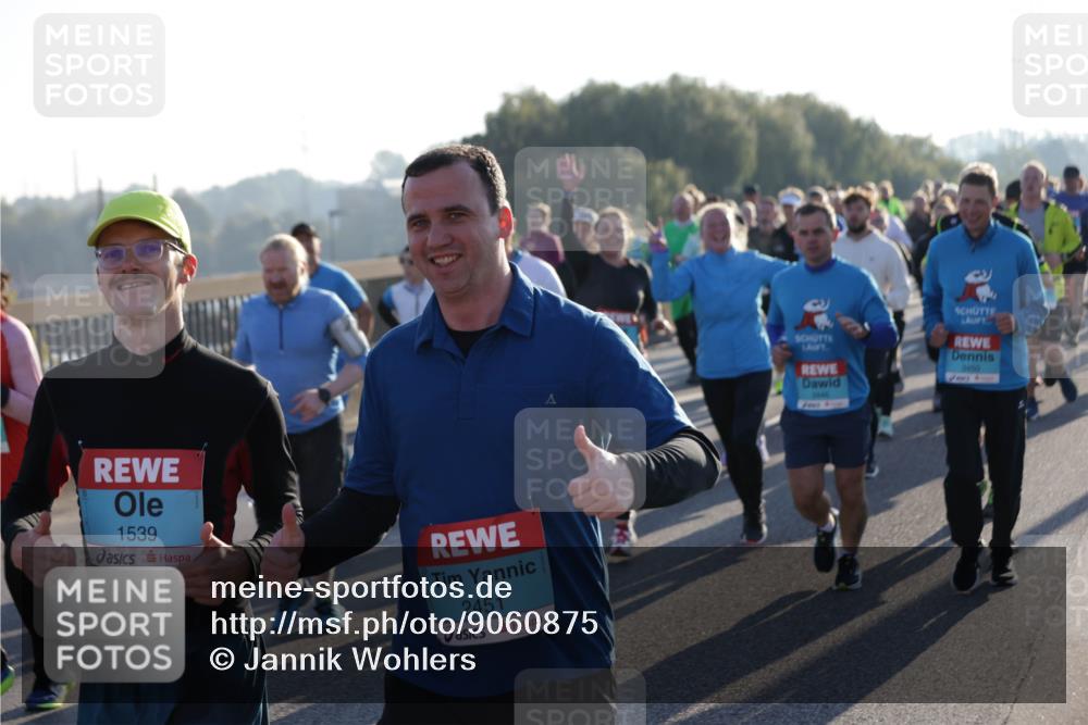 03.10.2025 - Köhlbrandbrückenlauf Jannik Wohlers http://msf.ph/oto/9060875 03.10.2025 09:22:48 Position 3 1539, 2451, 3450 meine-sportfotos.de