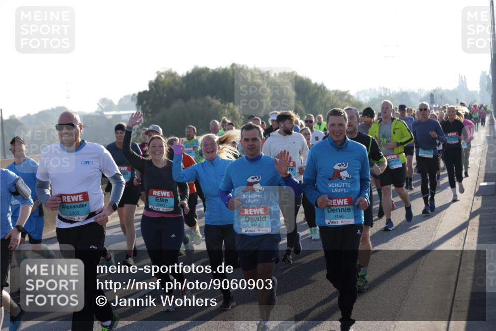 03.10.2025 - Köhlbrandbrückenlauf Jannik Wohlers http://msf.ph/oto/9060903 03.10.2025 09:22:49 Position 3 2002, 2003, 3446, 3450 meine-sportfotos.de