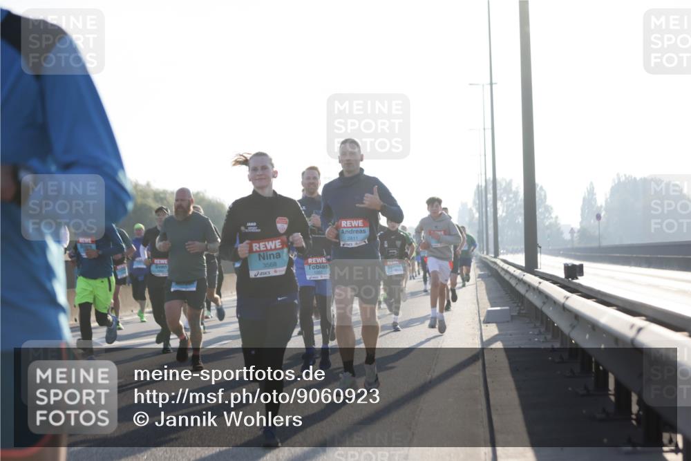 03.10.2025 - Köhlbrandbrückenlauf Jannik Wohlers http://msf.ph/oto/9060923 03.10.2025 09:14:55 Position 3 3568, 2811, 51 meine-sportfotos.de
