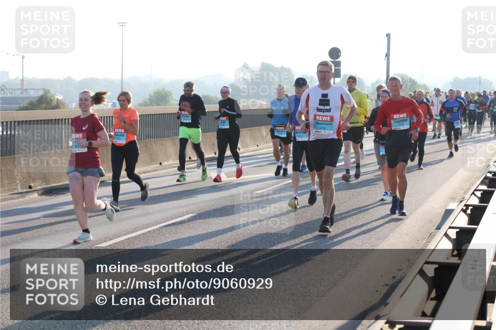 03.10.2025 - Köhlbrandbrückenlauf Lena Gebhardt http://msf.ph/oto/9060929 03.10.2025 09:19:31 Position 1 3236 meine-sportfotos.de