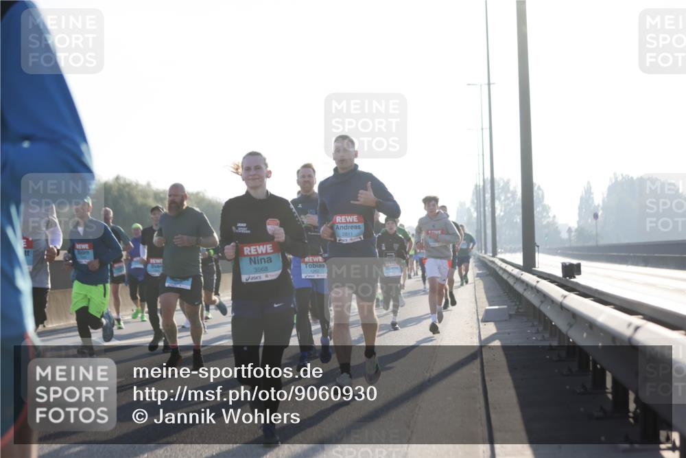 03.10.2025 - Köhlbrandbrückenlauf Jannik Wohlers http://msf.ph/oto/9060930 03.10.2025 09:14:55 Position 3 3568, 2811, 51 meine-sportfotos.de