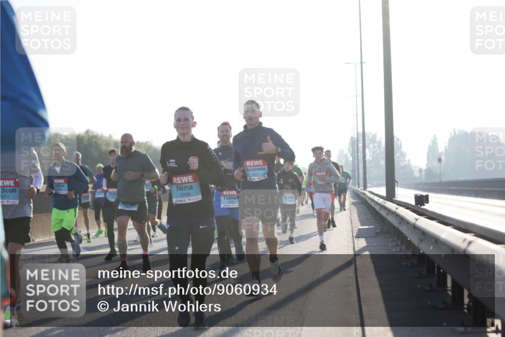 03.10.2025 - Köhlbrandbrückenlauf Jannik Wohlers http://msf.ph/oto/9060934 03.10.2025 09:14:55 Position 3 3568, 1071, 2811, 51 meine-sportfotos.de