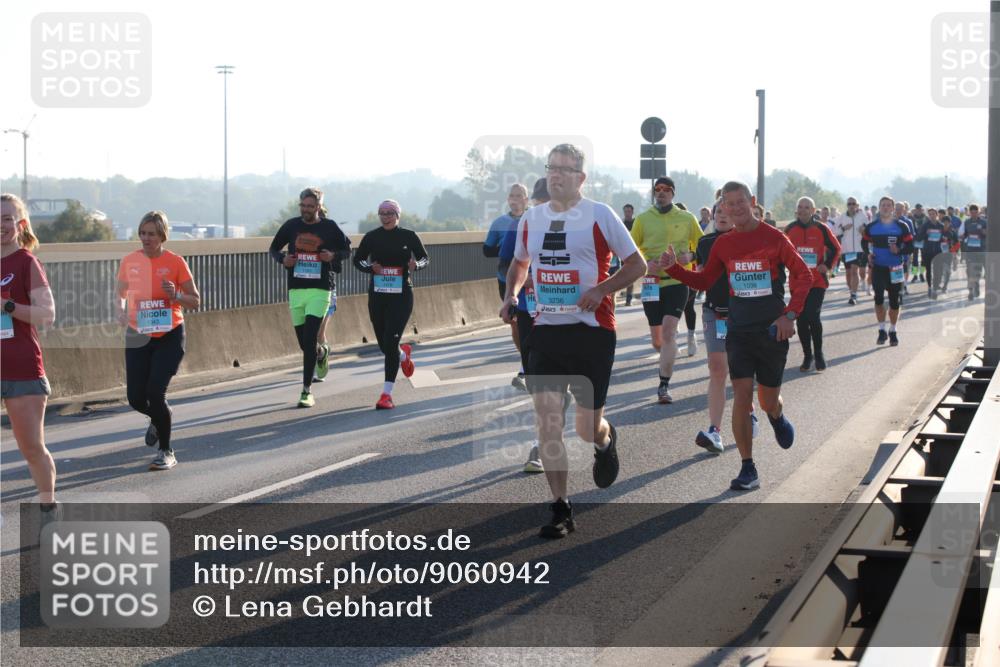 03.10.2025 - Köhlbrandbrückenlauf Lena Gebhardt http://msf.ph/oto/9060942 03.10.2025 09:19:31 Position 1 1163, 3236, 1038 meine-sportfotos.de