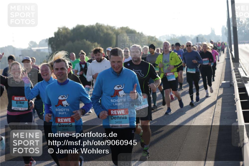 03.10.2025 - Köhlbrandbrückenlauf Jannik Wohlers http://msf.ph/oto/9060945 03.10.2025 09:22:50 Position 3 2003, 3446, 3450 meine-sportfotos.de