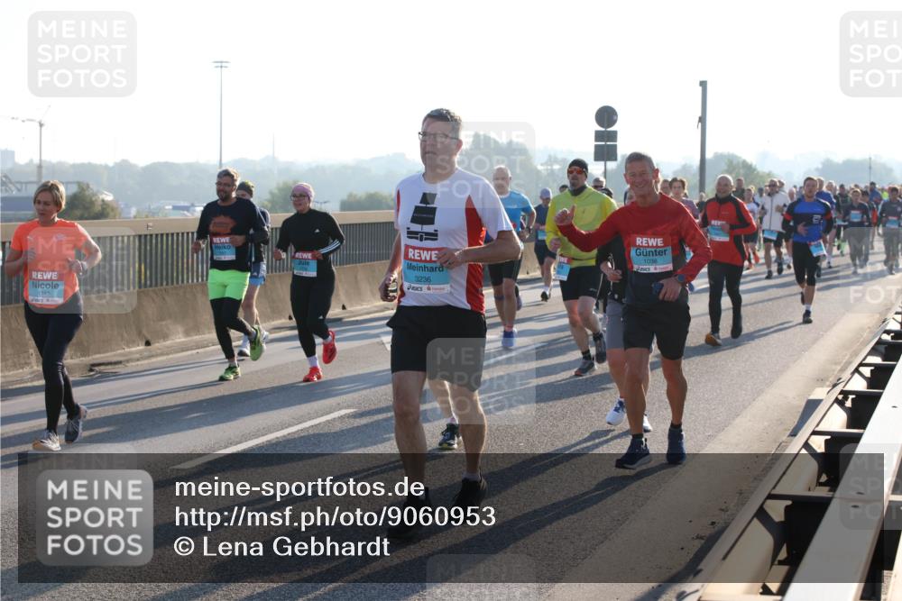 03.10.2025 - Köhlbrandbrückenlauf Lena Gebhardt http://msf.ph/oto/9060953 03.10.2025 09:19:32 Position 1 1343, 3236, 1038 meine-sportfotos.de