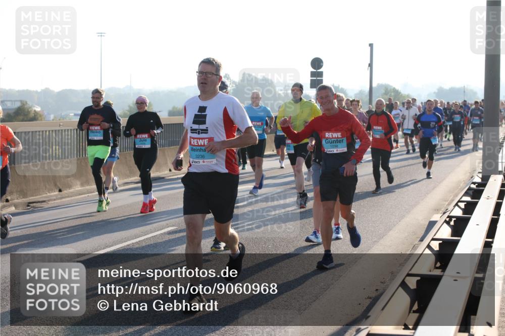 03.10.2025 - Köhlbrandbrückenlauf Lena Gebhardt http://msf.ph/oto/9060968 03.10.2025 09:19:32 Position 1 3236, 1038 meine-sportfotos.de
