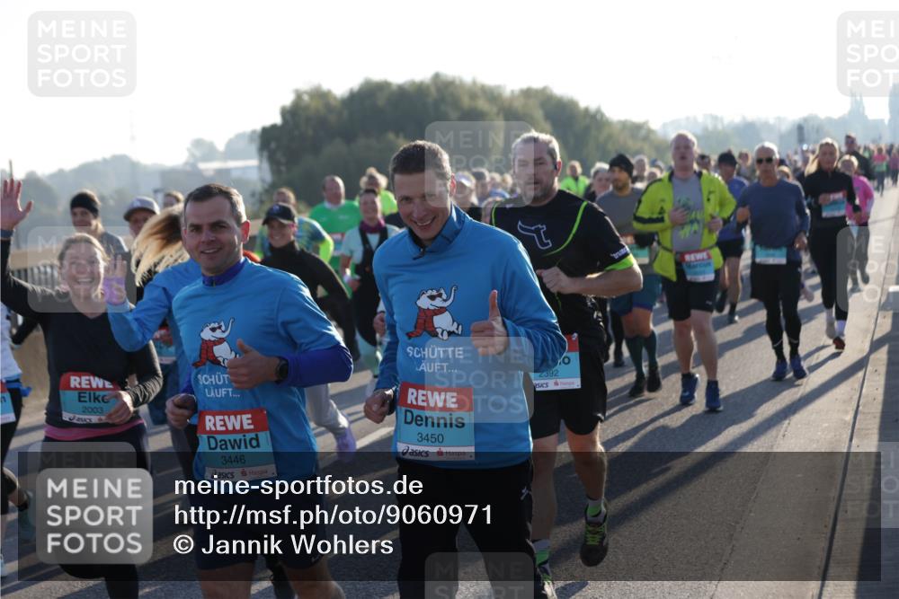 03.10.2025 - Köhlbrandbrückenlauf Jannik Wohlers http://msf.ph/oto/9060971 03.10.2025 09:22:50 Position 3 2003, 3446, 3450, 2392 meine-sportfotos.de