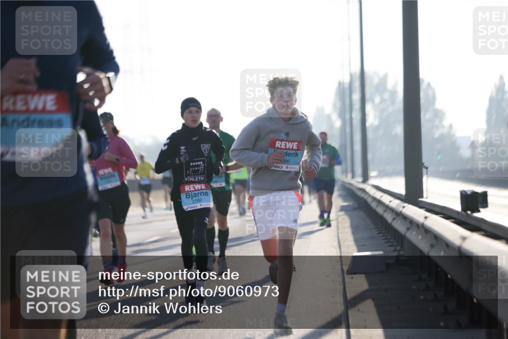 03.10.2025 - Köhlbrandbrückenlauf Jannik Wohlers http://msf.ph/oto/9060973 03.10.2025 09:14:56 Position 3 2811, 2760, 396 meine-sportfotos.de
