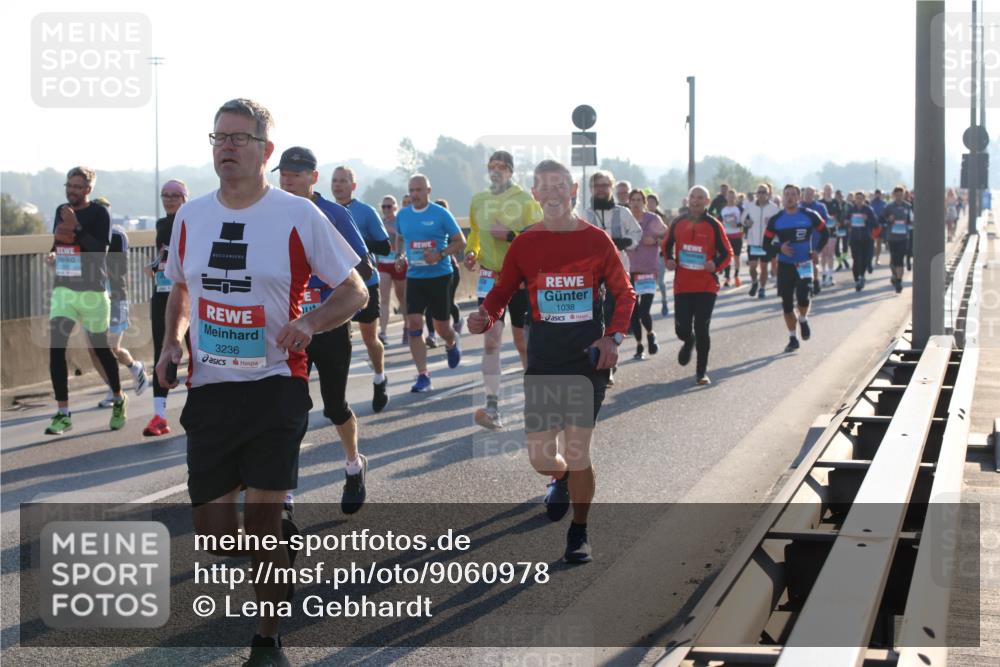 03.10.2025 - Köhlbrandbrückenlauf Lena Gebhardt http://msf.ph/oto/9060978 03.10.2025 09:19:32 Position 1 3236, 1038 meine-sportfotos.de