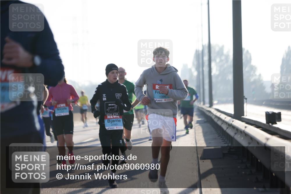 03.10.2025 - Köhlbrandbrückenlauf Jannik Wohlers http://msf.ph/oto/9060980 03.10.2025 09:14:57 Position 3 695, 2760, 1396 meine-sportfotos.de