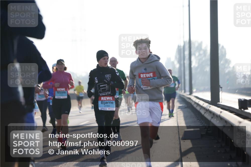 03.10.2025 - Köhlbrandbrückenlauf Jannik Wohlers http://msf.ph/oto/9060997 03.10.2025 09:14:57 Position 3 2760 meine-sportfotos.de