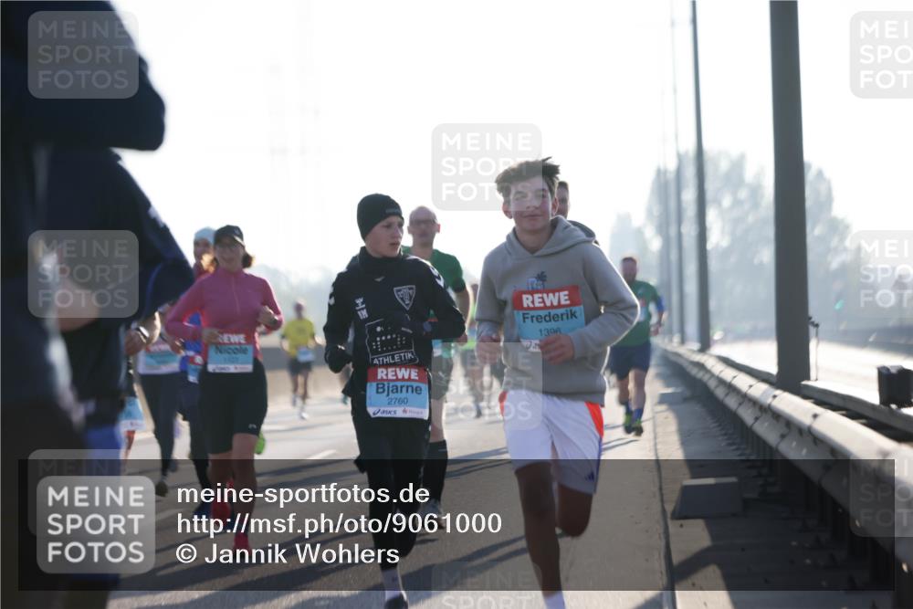 03.10.2025 - Köhlbrandbrückenlauf Jannik Wohlers http://msf.ph/oto/9061000 03.10.2025 09:14:57 Position 3 2760, 1396 meine-sportfotos.de