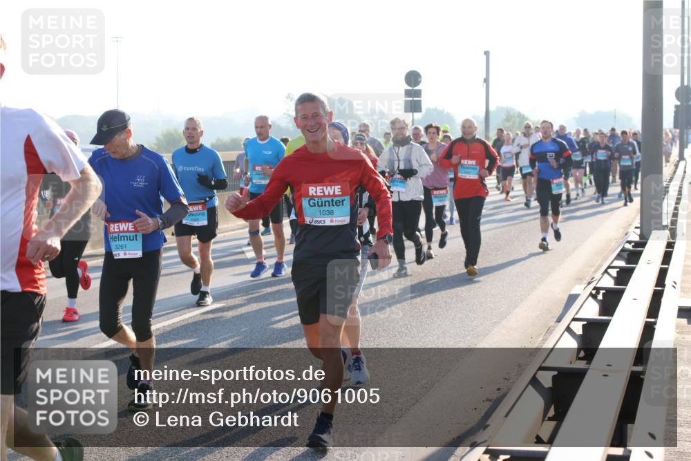 03.10.2025 - Köhlbrandbrückenlauf Lena Gebhardt http://msf.ph/oto/9061005 03.10.2025 09:19:33 Position 1 3261, 1038 meine-sportfotos.de